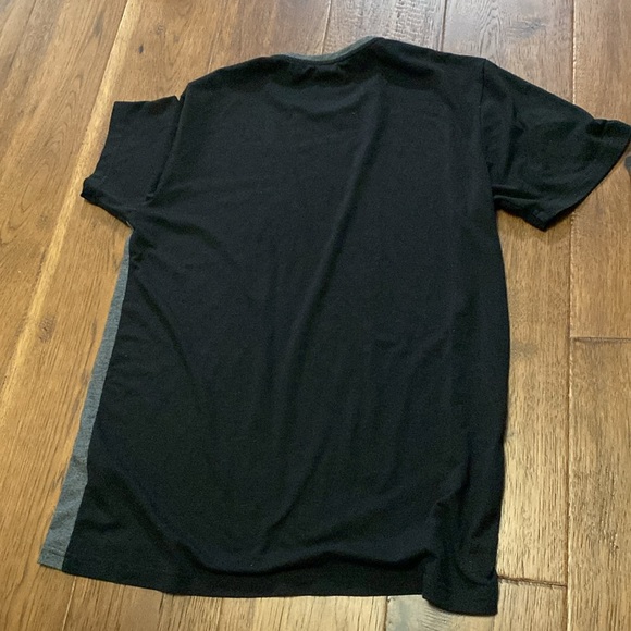 Forever 21 T-shirt - Picture 2 of 4